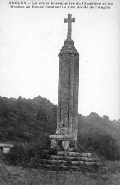 Iconographie - La croix hossannière du cimetière et les roches de Douce bordant la rive droite de l'Anglin