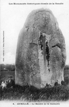 Iconographie - Les monuments historiques classés de la Vendée - Le menhir de la Garnerie