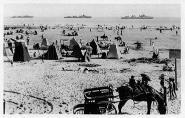 Iconographie - Vue de la plage pendant le mouillage de l'escadre