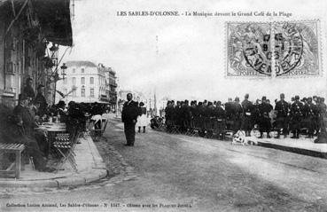 Iconographie - La musique devant le Grand Café de la Plage