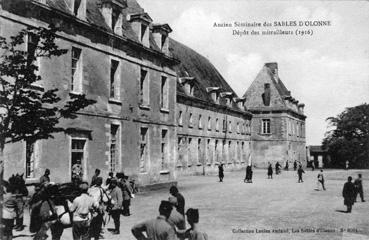 Iconographie - Ancien séminaire des Sables-d'Olonne - Dépôt des mitrailleurs (1916)