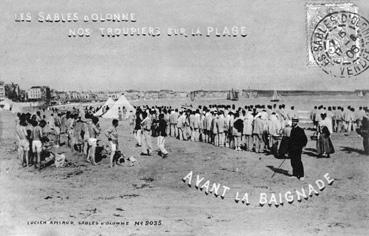 Iconographie - Nos troupiers sur la plage avant la baignade