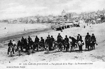 Iconographie - Vue générale de la plage - La promenade à ânes