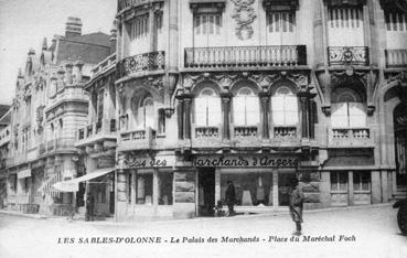 Iconographie - Le palais des Marchands - Place du Maréchal Foch