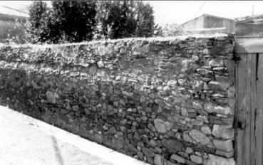 Iconographie - Mur de pierres de lestage, quartier du Maroc