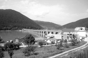 Iconographie - Poiana Largului - Pont sur le lac Izrorul Montelui