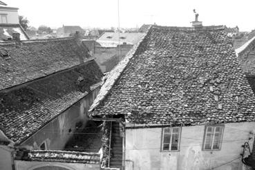 Iconographie - Vieux toits près des remparts