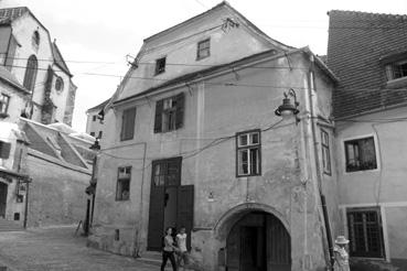 Iconographie - Immeuble ancien prsè des remparts