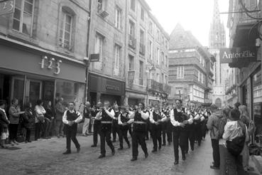 Iconographie - Festival de Cornouaille - La parade dans les rues