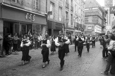 Iconographie - Festival de Cornouaille - La parade dans les rues