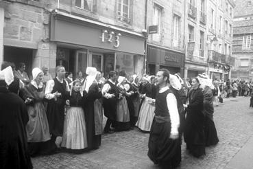 Iconographie - Festival de Cornouaille - La parade dans les rues