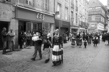 Iconographie - Festival de Cornouaille - La parade dans les rues