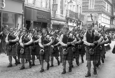 Iconographie - Festival de Cornouaille - La parade dans les rues