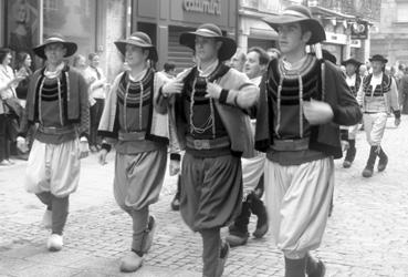 Iconographie - Festival de Cornouaille - La parade dans les rues