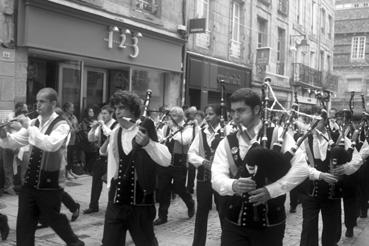 Iconographie - Festival de Cornouaille - La parade dans les rues