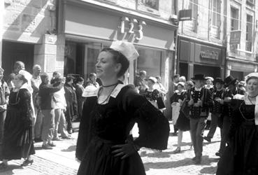 Iconographie - Festival de Cornouaille - La parade dans les rues