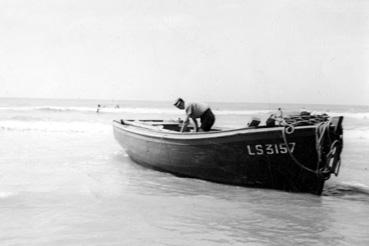 Iconographie - Alexis Pajot, patron marin-pêcheur, barque LS 3197