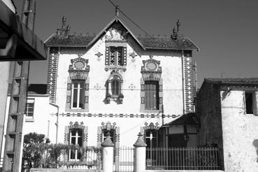 Iconographie - Façade d'une villa, rue Saint-Nicolas