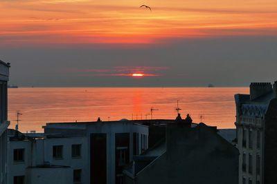 Iconographie - Coucher de soleil sur la rade du Havre