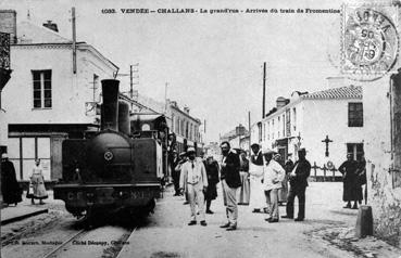Iconographie - La Grand'Rue - Arrivée du train de Fromentine